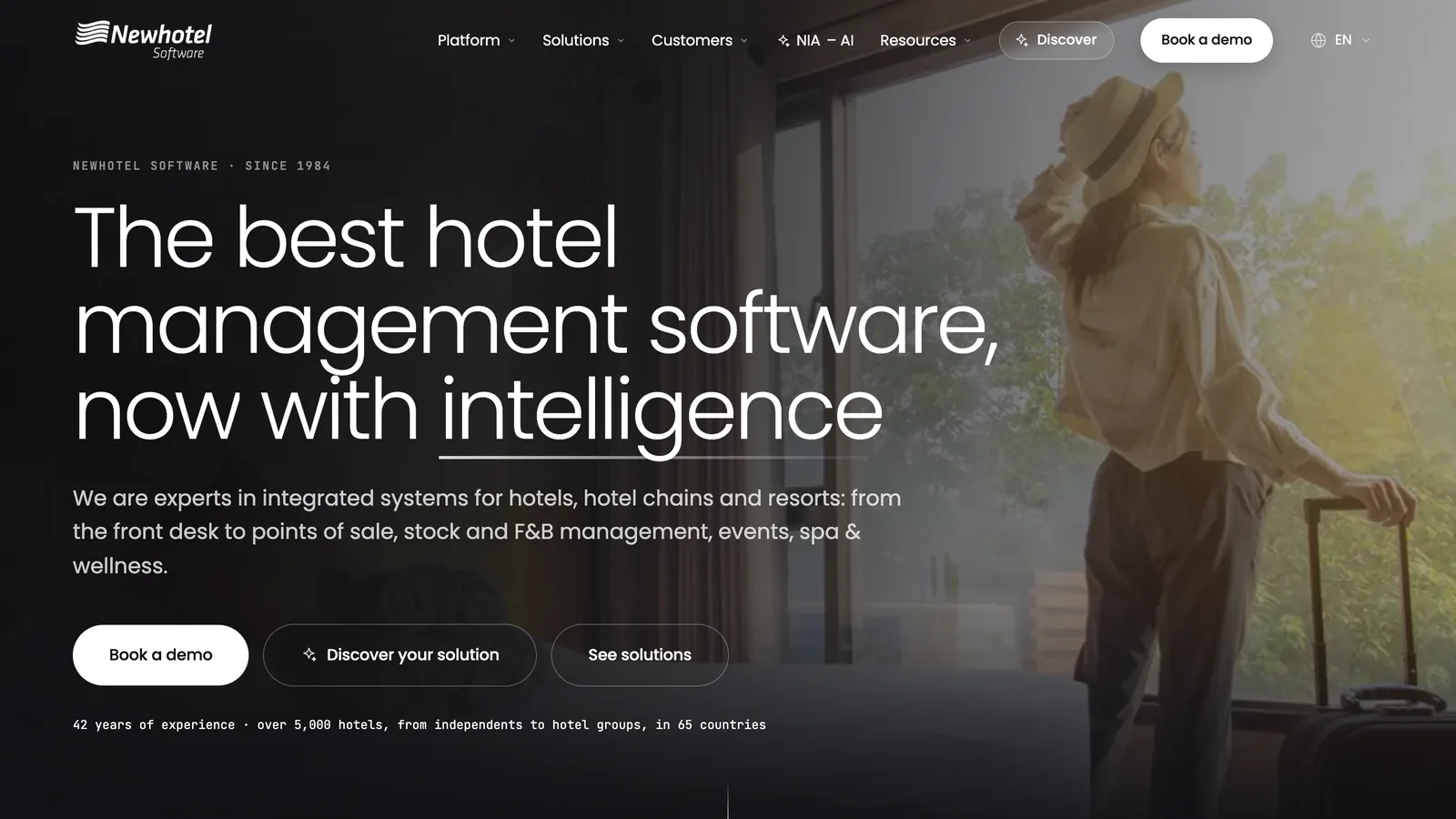 Site da Newhotel Software com a assistente de IA Sofia